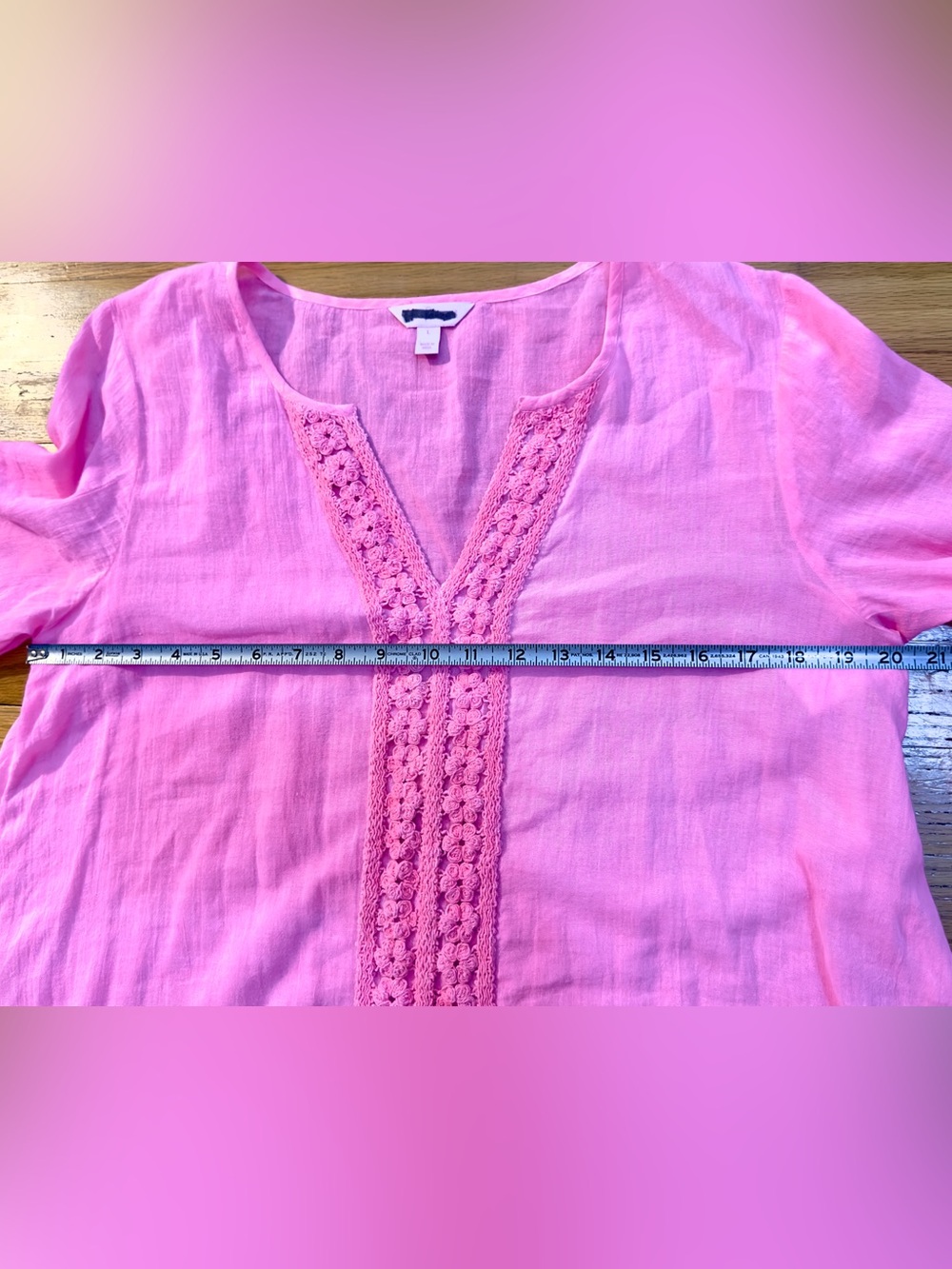 Lilly Pulitzer Large “Luci Tunic” in hot "Pink Pout" V- neck, bell sleeves - Picture 5 of 6